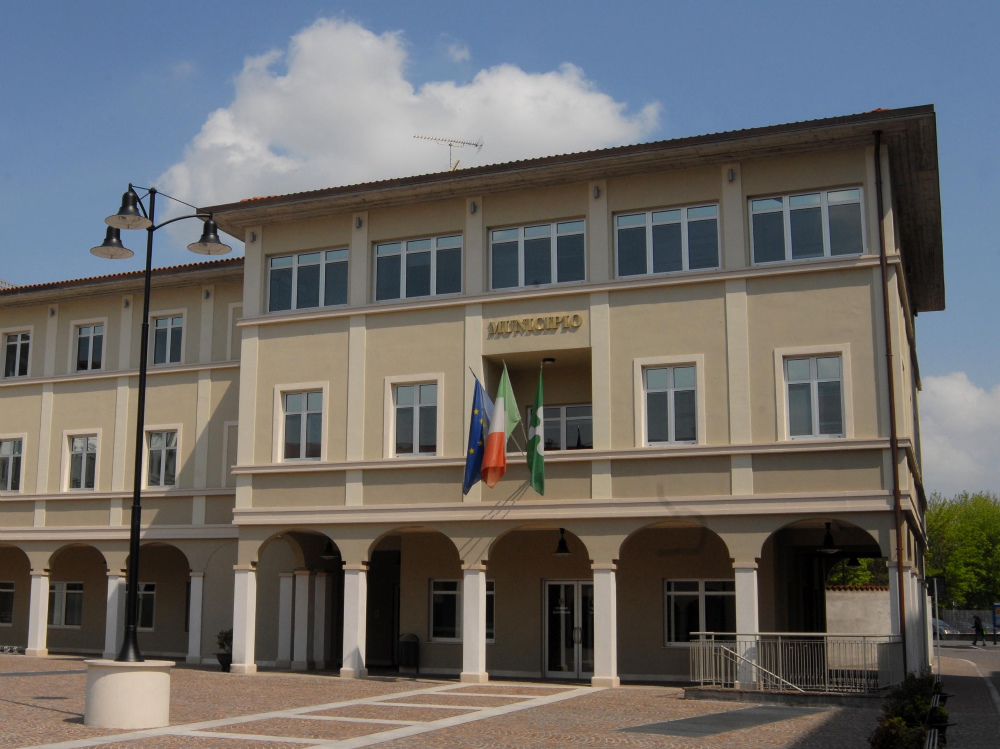 Il palazzo municipale di Montirone