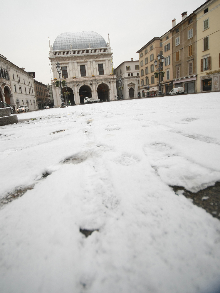 Brescia: neve in città