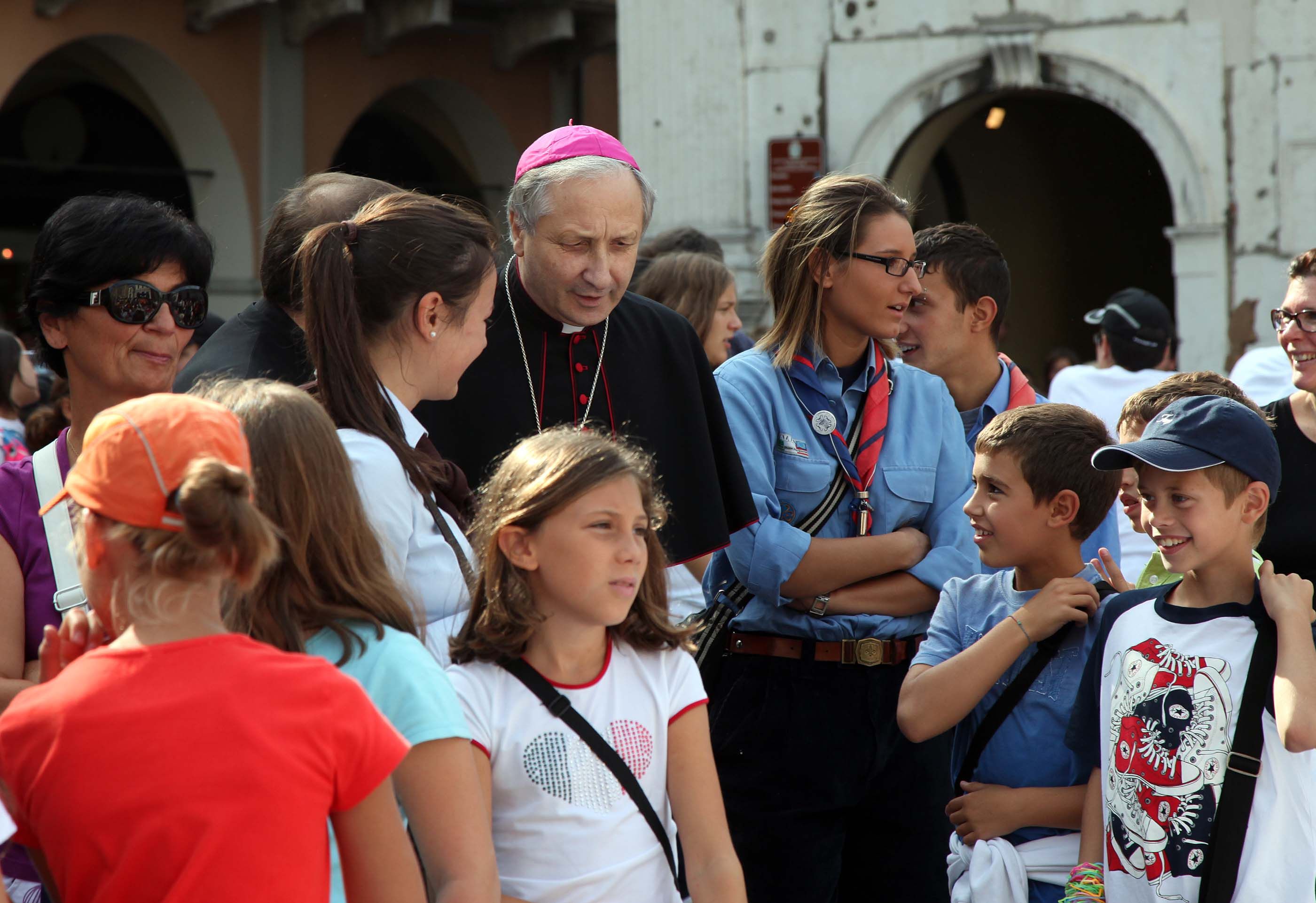 Il vescovo Luciano Monari in piazza Loggia